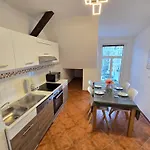 Boardinghouse Mit 10 Grossen Mit Parkplatz Und Balkon Apart-hotel Chemnitz