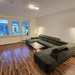 Apart-hotel Boardinghouse Mit 10 Grossen Mit Parkplatz Und Balkon Chemnitz