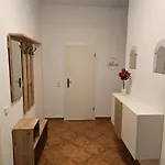 Boardinghouse Mit 10 Grossen Mit Parkplatz Und Balkon Apart-hotel 4*