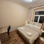 Boardinghouse Mit 10 Grossen Mit Parkplatz Und Balkon Apart-hotel 4*