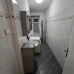 Apart-hotel Boardinghouse Mit 10 Grossen Mit Parkplatz Und Balkon 4*