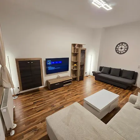 Boardinghouse Mit 10 Grossen Mit Parkplatz Und Balkon Daire *