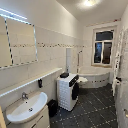 Boardinghouse Mit 10 Grossen Mit Parkplatz Und Balkon Daire