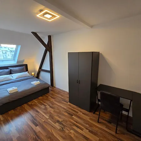 Aparthotel Boardinghouse Mit 10 Großen Mit Parkplatz Und Balkon 3*