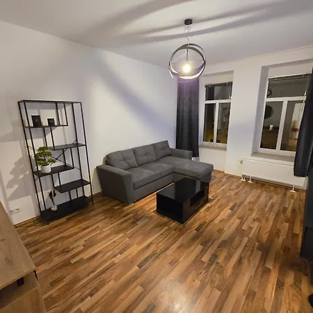 Boardinghouse Mit 10 Großen Mit Parkplatz Und Balkon