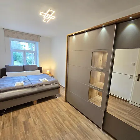 Boardinghouse Mit 10 Großen Mit Parkplatz Und Balkon Aparthotel