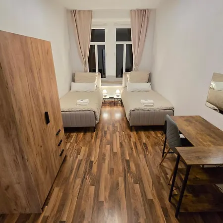 Boardinghouse Mit 10 Großen Mit Parkplatz Und Balkon Chemnitz