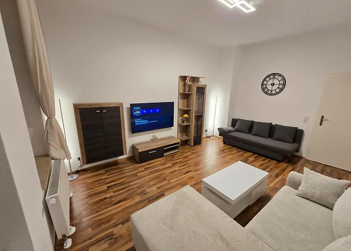 Boardinghouse Mit 10 Grossen Mit Parkplatz Und Balkon شقة فندقية 3*