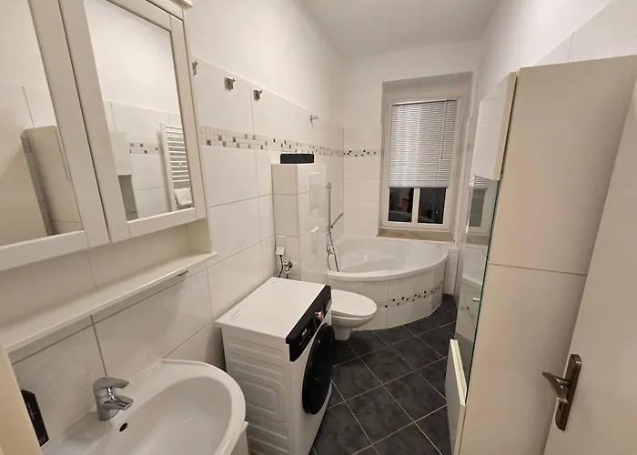 Boardinghouse Mit 10 Grossen Mit Parkplatz Und Balkon 3* شيمنيتز