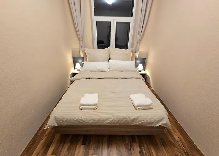 شقة فندقية Boardinghouse Mit 10 Grossen Mit Parkplatz Und Balkon