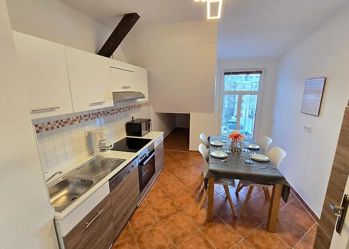 Boardinghouse Mit 10 Grossen Mit Parkplatz Und Balkon شقة فندقية شيمنيتز