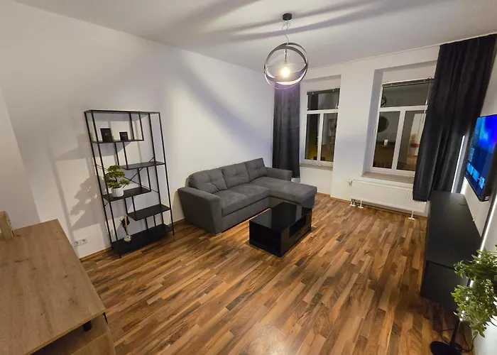 Boardinghouse Mit 10 Grossen Mit Parkplatz Und Balkon