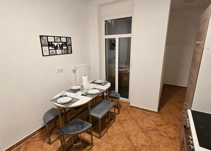 Boardinghouse Mit 10 Grossen Mit Parkplatz Und Balkon Aparthotel Chemnitz