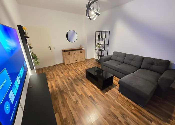 Boardinghouse Mit 10 Grossen Mit Parkplatz Und Balkon