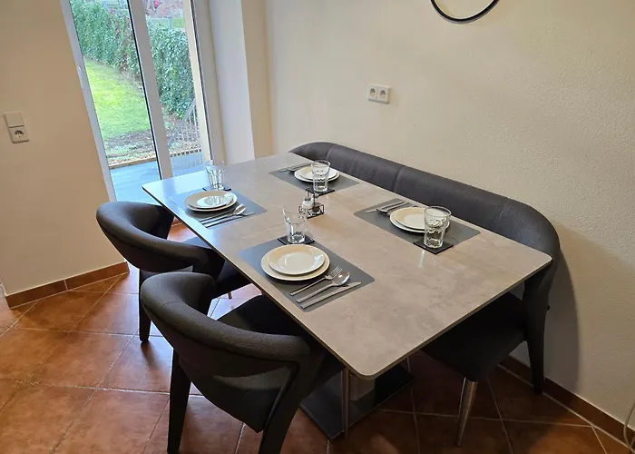 شقة فندقية Boardinghouse Mit 10 Grossen Mit Parkplatz Und Balkon 3*